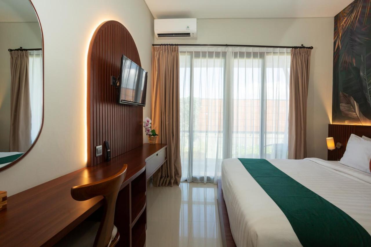 Cove Ransha Hotel